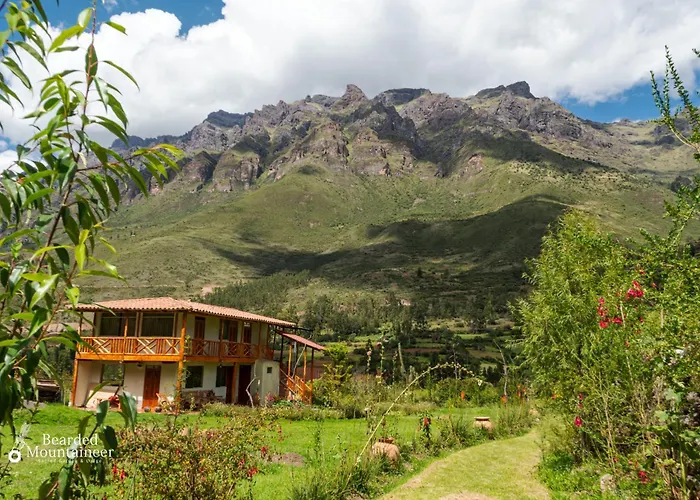 Bearded Mountaineer Lodge *